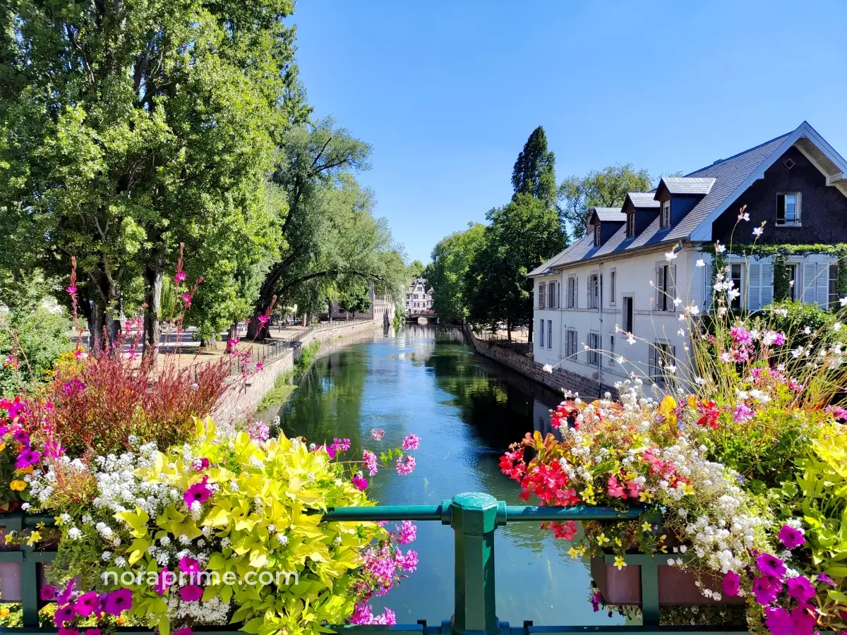 Vista desde los Ponts Couverts de Estrasburgo con la Maison des Ponts Couverts